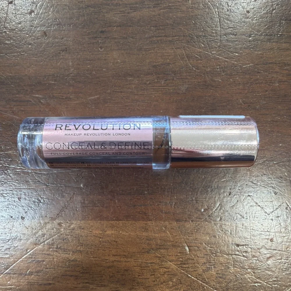 New 1x Revolution Conceal and Define Foundation #C18 Matte Sealed!